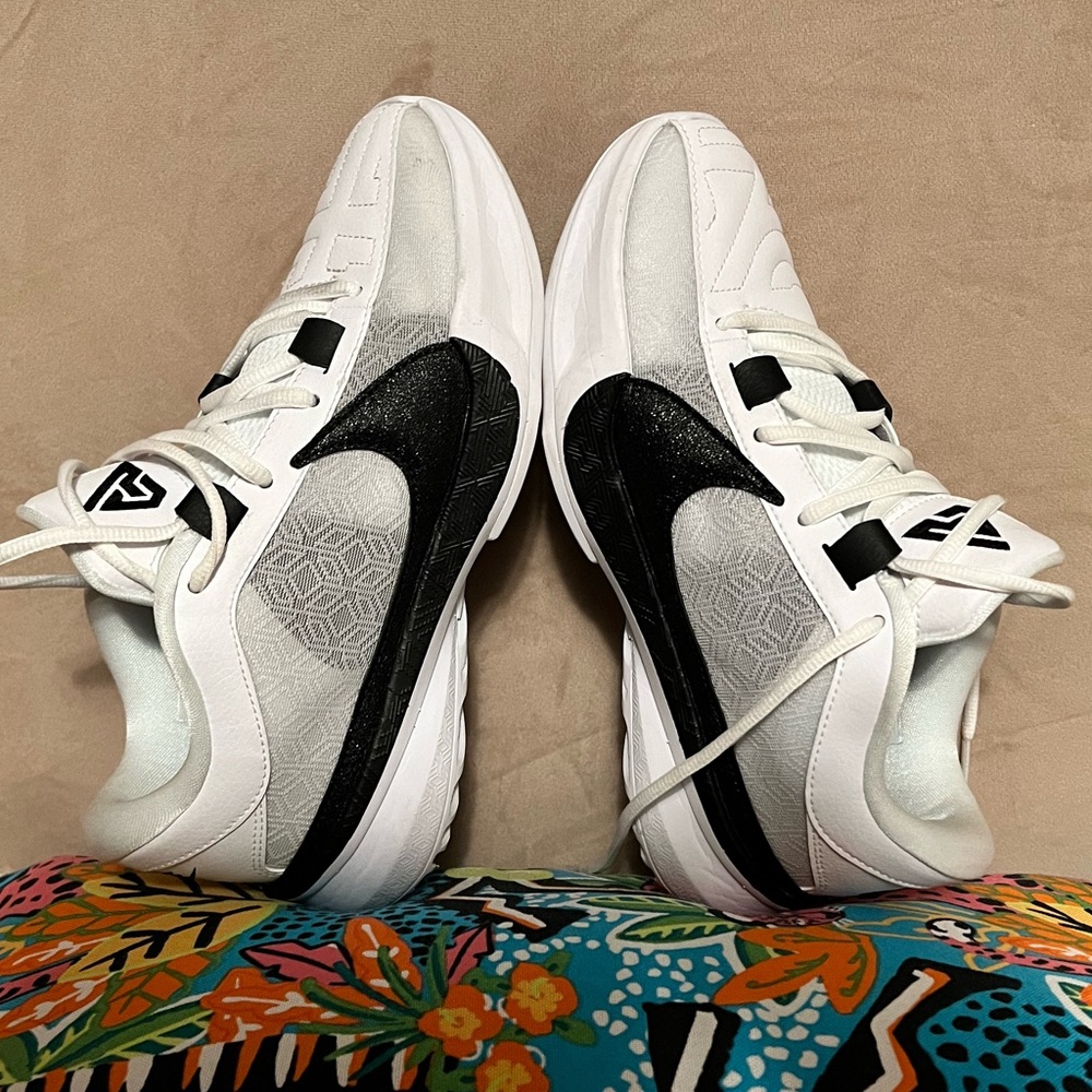 Nike Giannis Freak 5 Basketball sneakers. Used couple of times only.